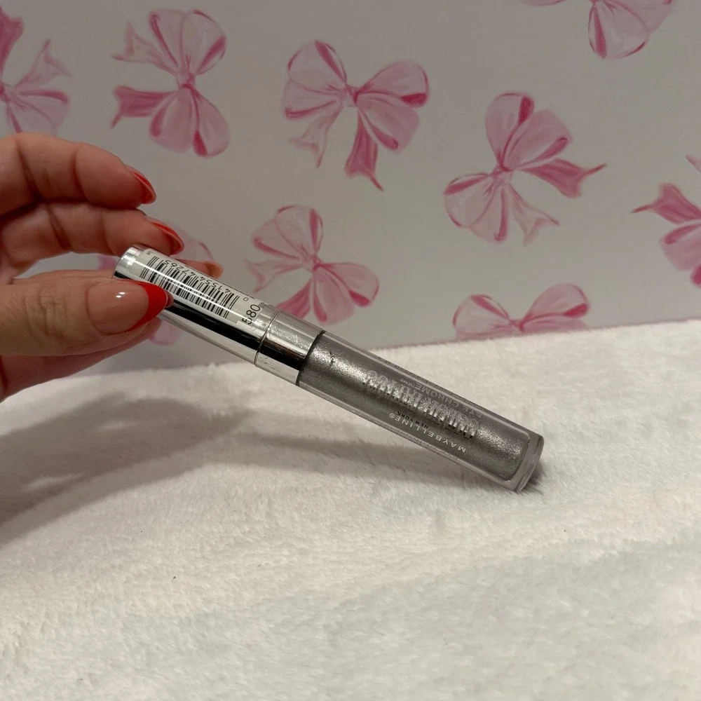 Maybelline Expert Wear Eye Chrome‎ Liquid Eyeshadow Silver Sparkle